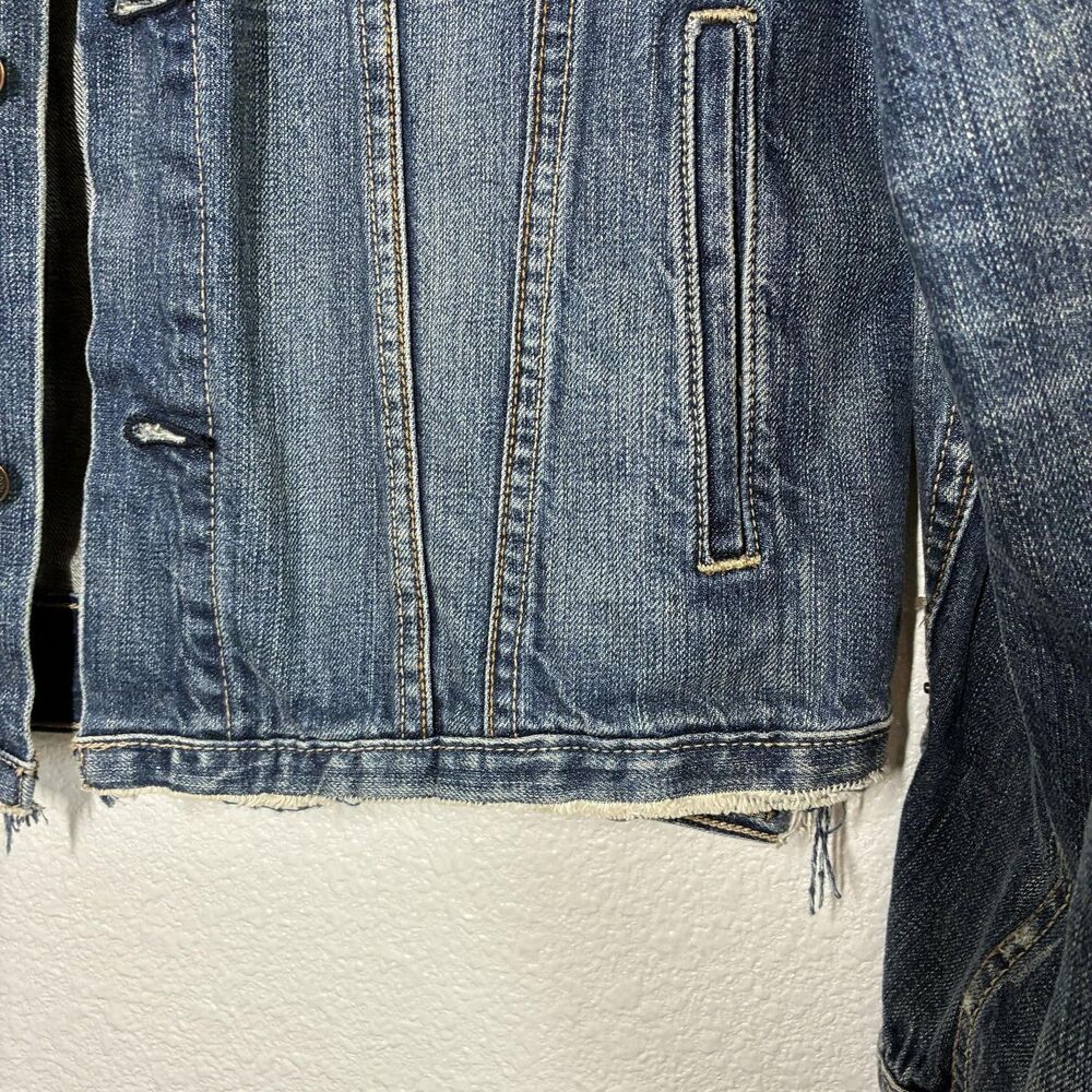Levi's Jean Jacket Mens Medium Blue Denim Trucker Raw Hem Distressed 70589 - Picture 11 of 16